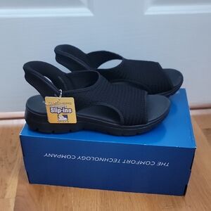 Skechers Women's Black Slip-On Sandals New Nwt Size 10